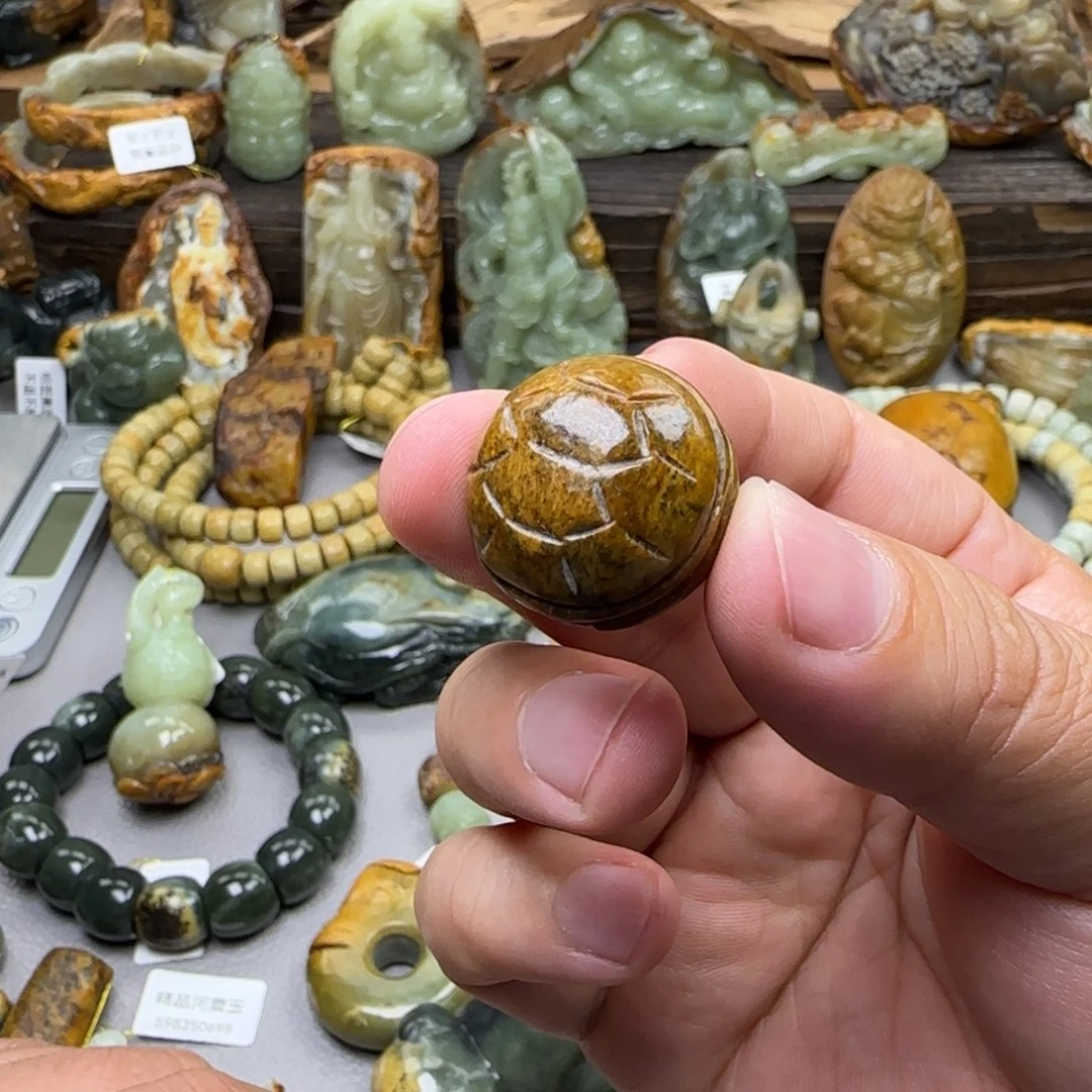 岫岩河磨玉（透闪石质玉）未镶嵌珠宝奇石