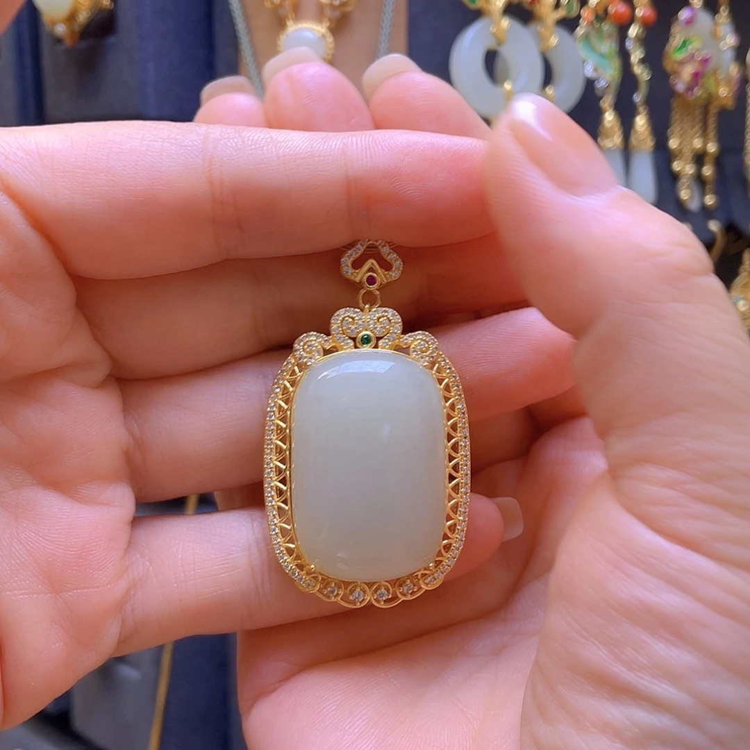 和田玉未镶嵌颈饰