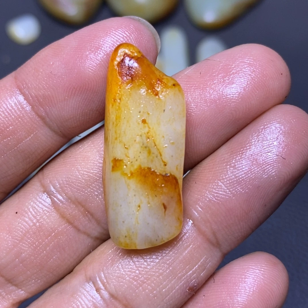 未镶嵌和田玉（糖玉）挂件