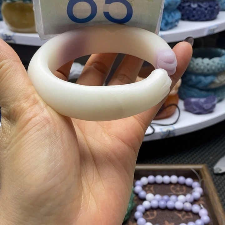 未镶嵌手镯石英岩玉