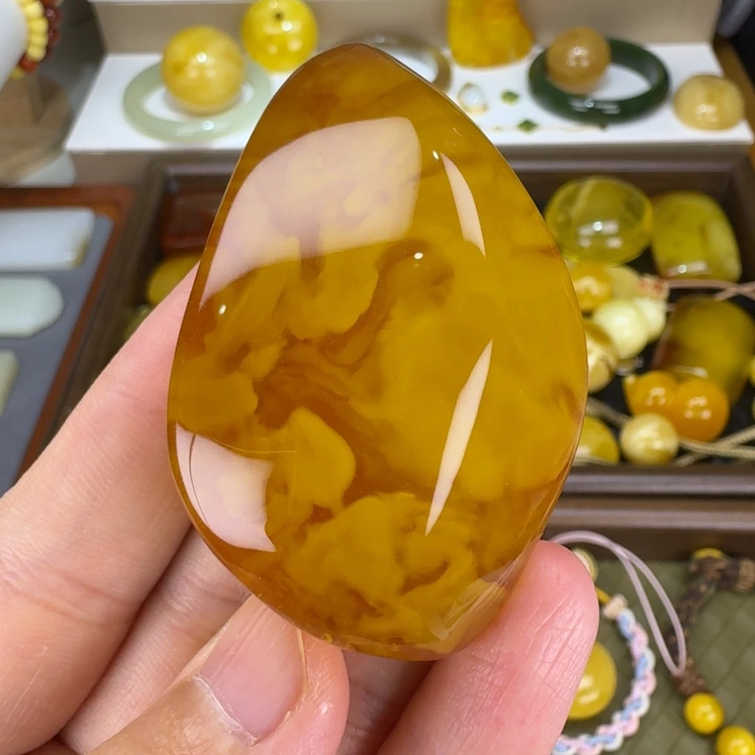 手绳琥珀未镶嵌天然带皮云层意境蜜蜡吊坠