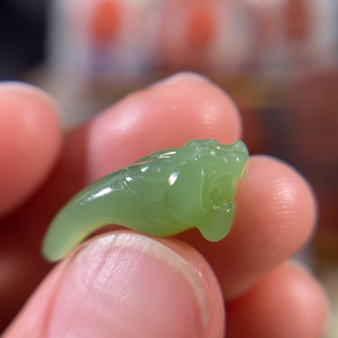 和田玉（碧玉）未镶嵌珠宝奇石貔貅卡子侧挂