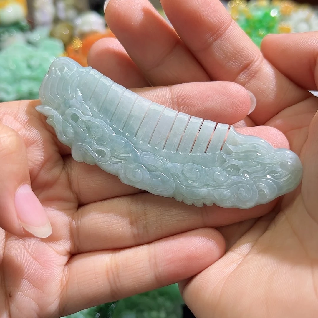 翡翠未镶嵌颈饰待编织
