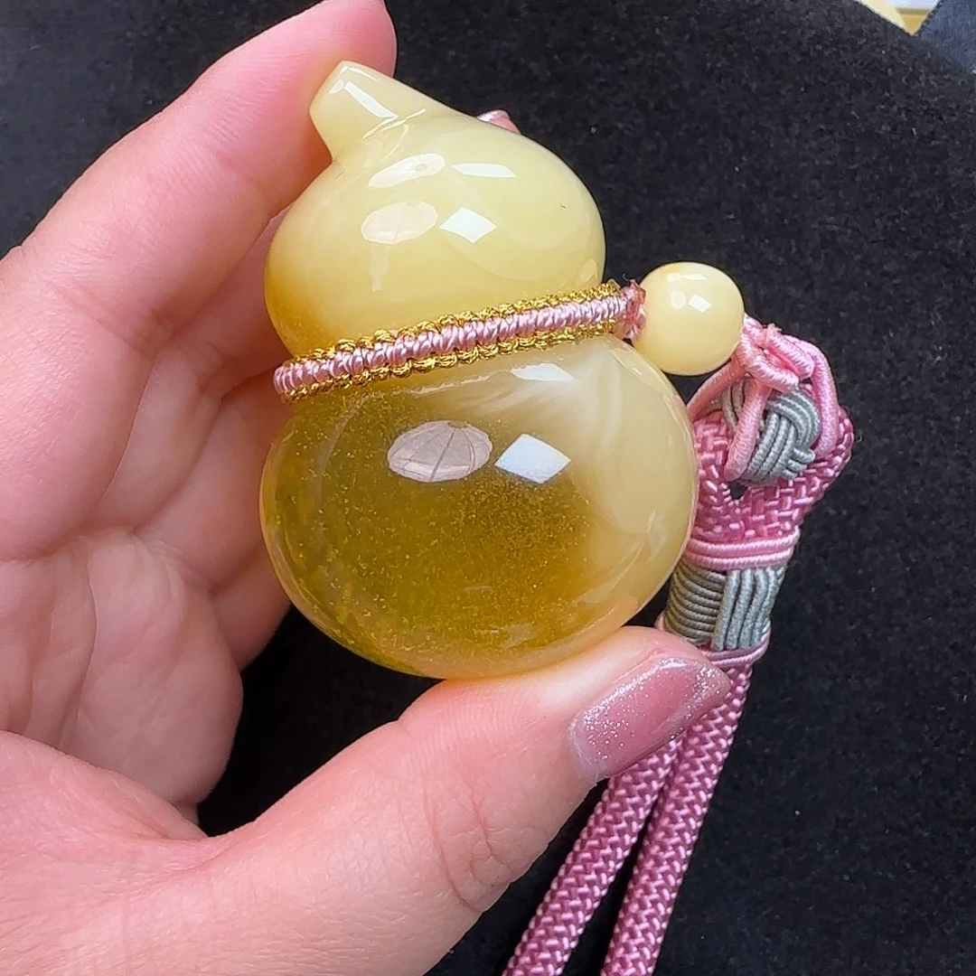 蜜蜡未镶嵌珠宝奇石