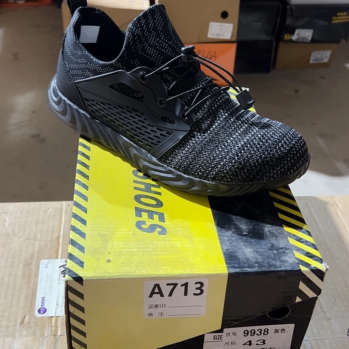 编号713号。 43码微瑕防砸防刺劳保鞋