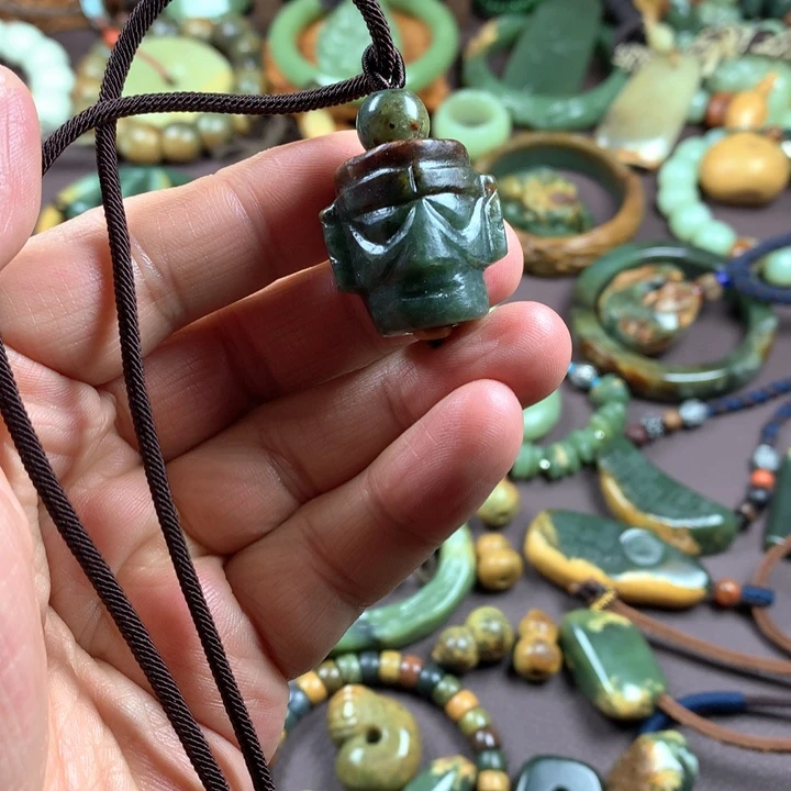 吊坠(赠链)未镶嵌岫岩河磨玉（透闪石质玉）