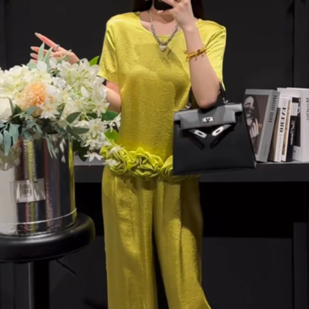 8280-A-3-7-3新款女装气质显瘦醋酸缎面立体花朵上衣加直筒裤套装