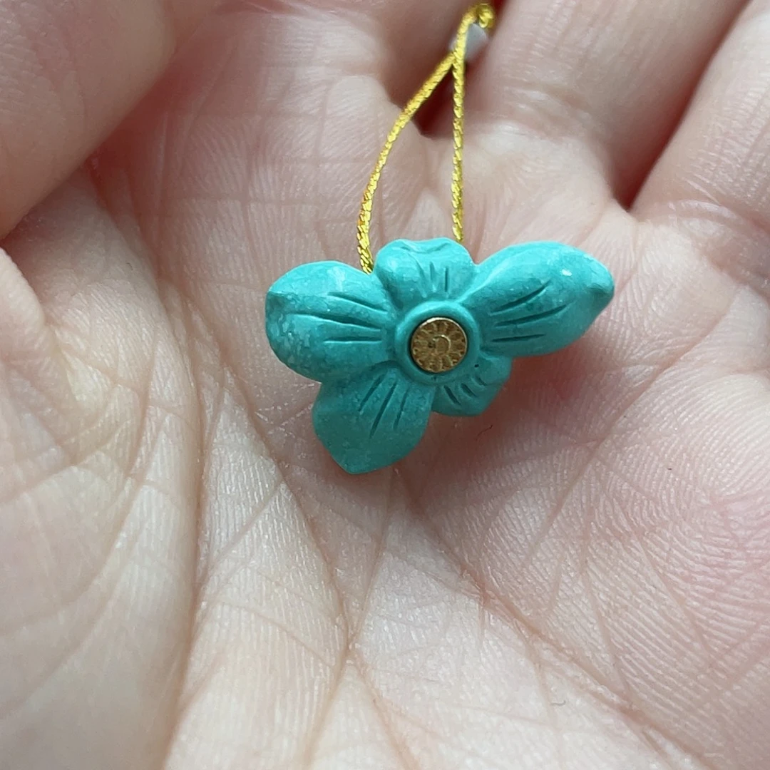 绿松石颈饰未镶嵌