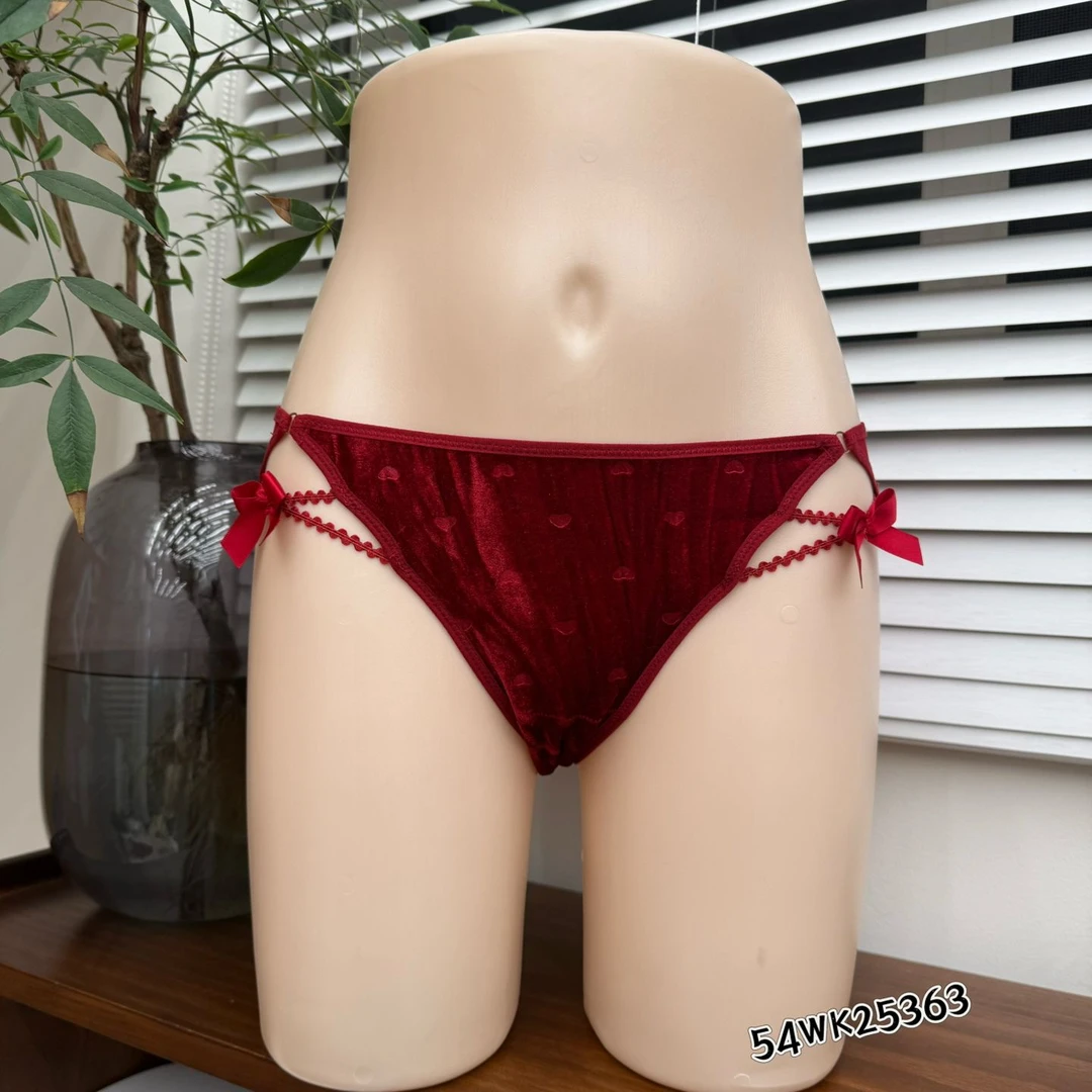 本命年红色法式性感蕾丝透气女士中低腰三角包臀内裤