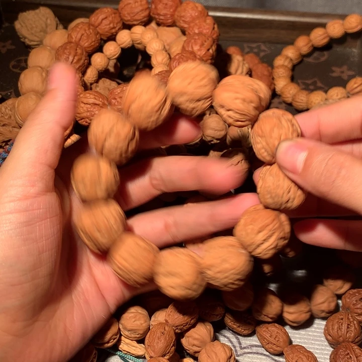 文玩核桃吊坠王*康…………16