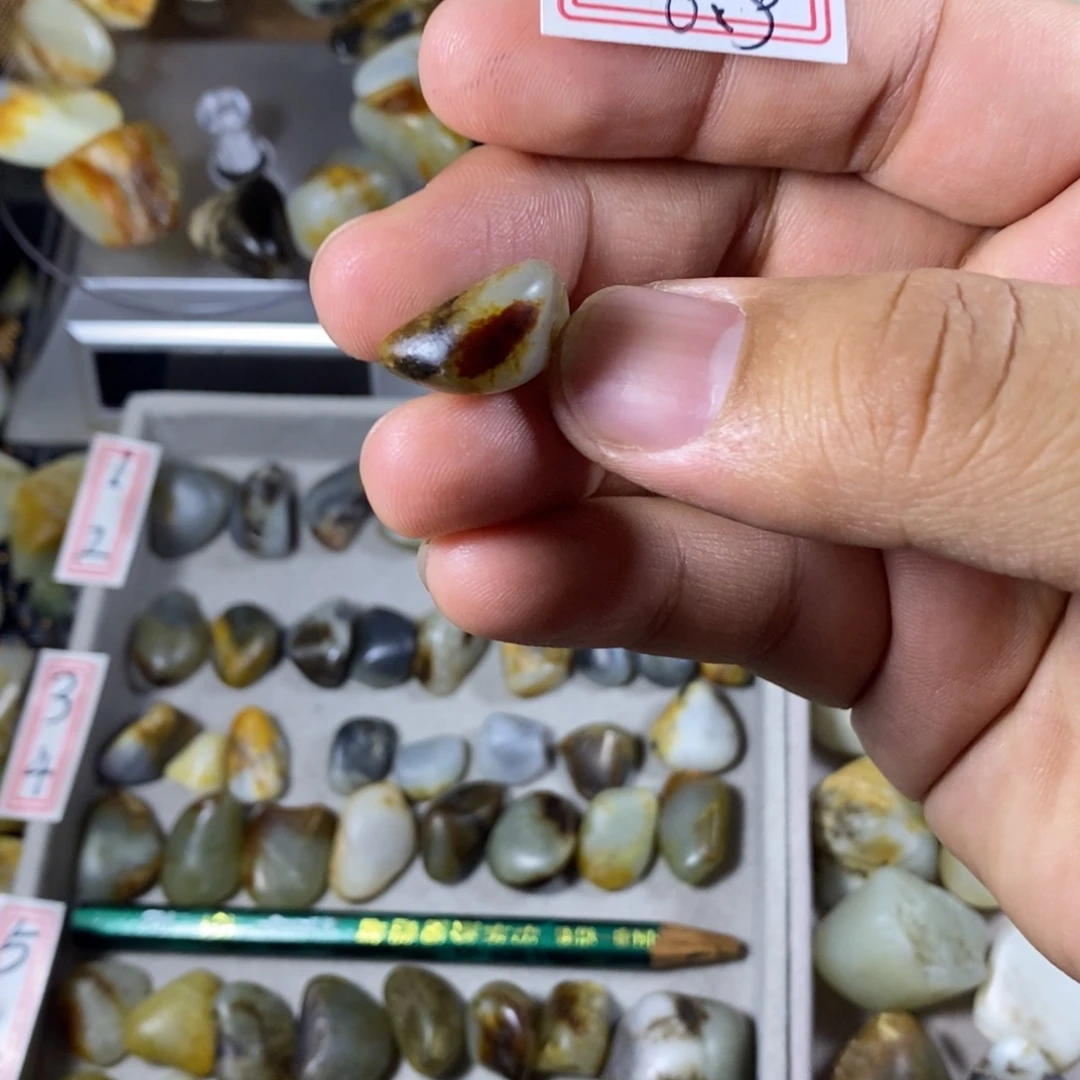 和田玉（糖玉）未镶嵌挂件