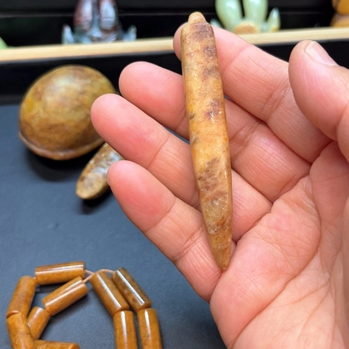 岫岩河磨玉（透闪石质玉）未镶嵌把件六****年