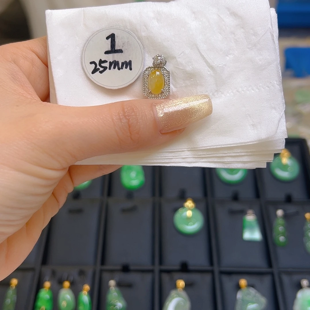 翡翠颈饰银S925镶嵌翡翠