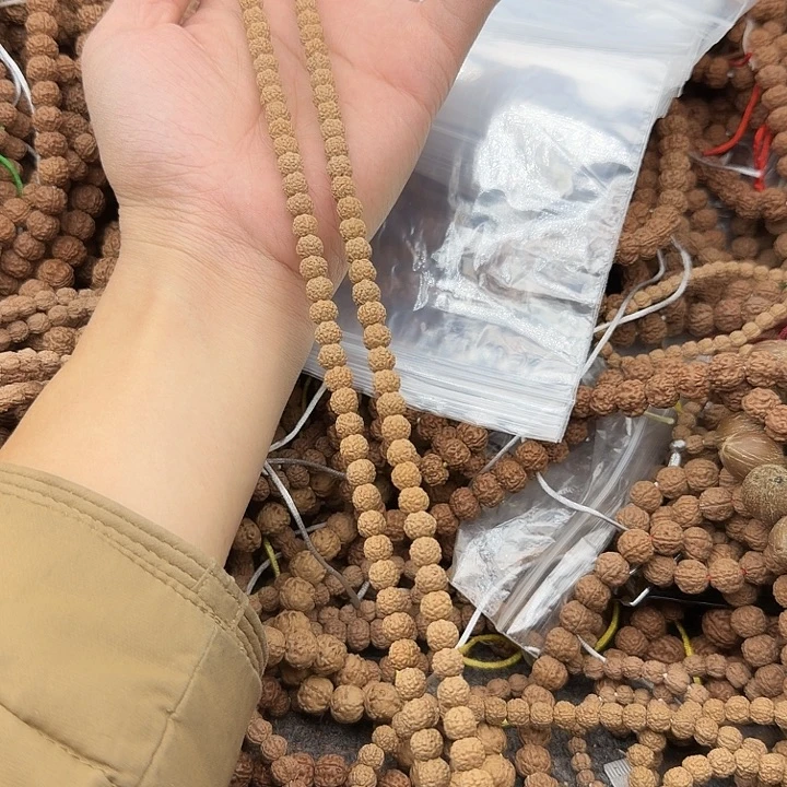 金刚菩提吊坠闷墩龙6.9左右114颗没有钢丝刷保手持