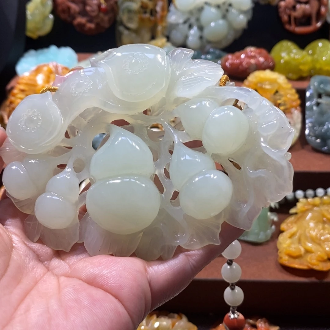 蛇纹石玉颈饰未镶嵌