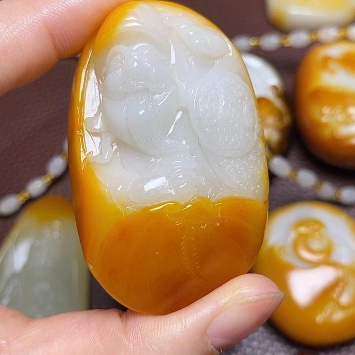 用***9和田玉未镶嵌颈饰