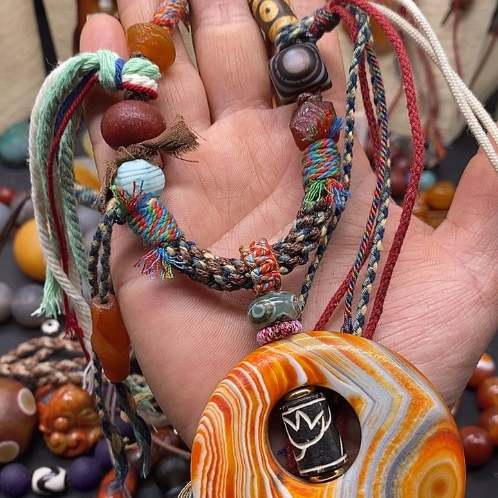 玛瑙/玉髓颈饰合金