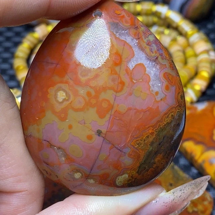 玛瑙/玉髓颈饰未镶嵌