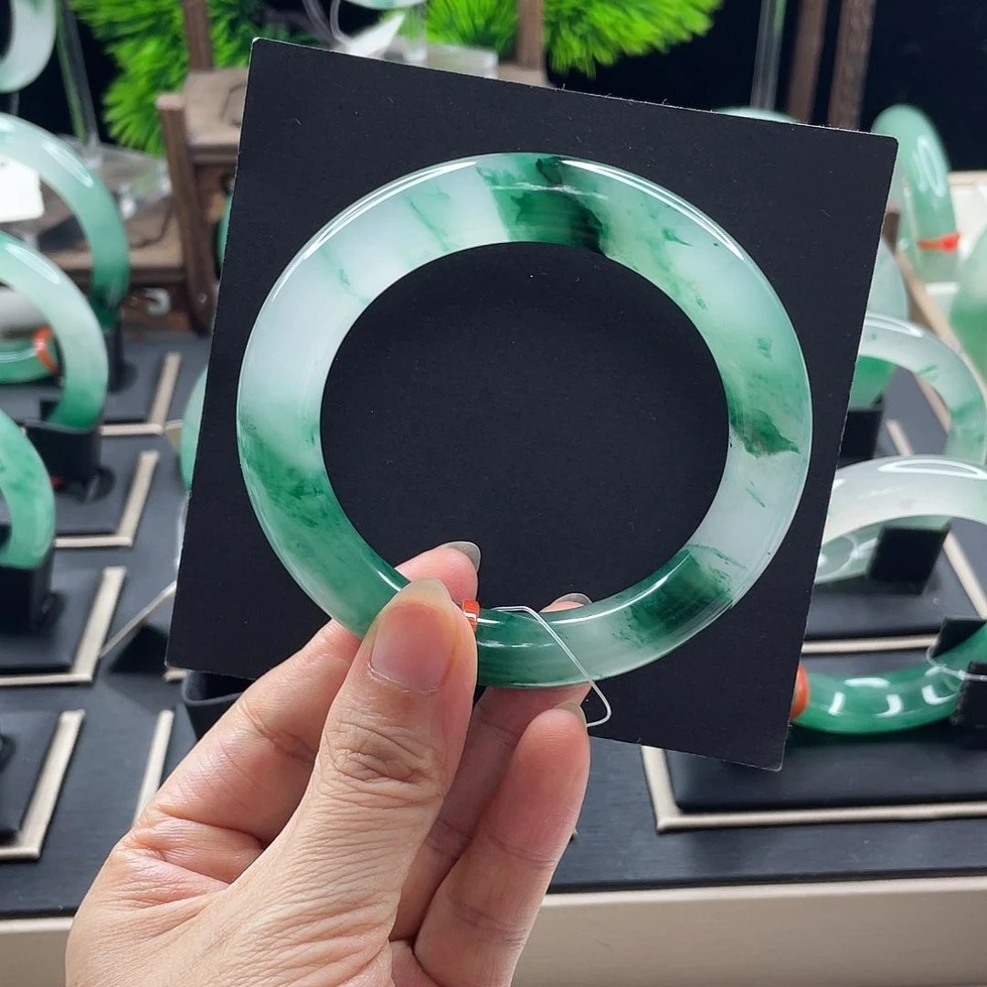 石英质玉手镯未镶嵌“****娱