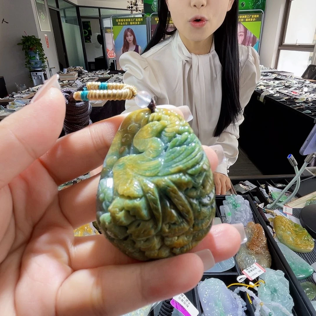 颈饰未镶嵌翡翠一个