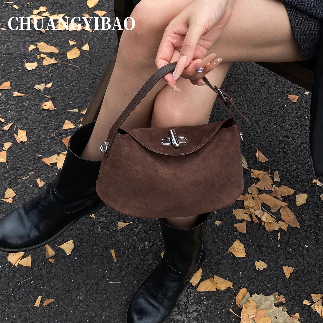 秋冬复古磨砂麂皮小拎包包女式2025新款咖色斜挎小包枕头包手提包