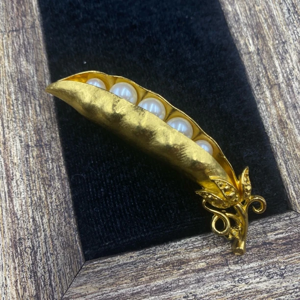 合金胸针 LL 中古首饰vintage Trifari翠法丽1980s豌豆荚胸针