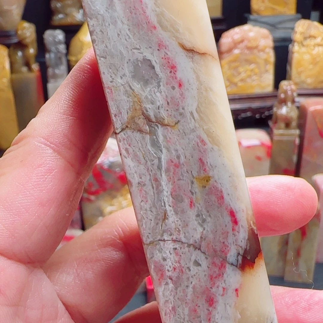 昌化石昌化鸡血石
