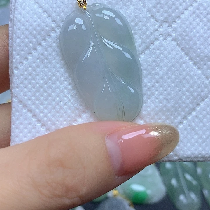 翡翠18K金镶嵌颈饰挂件