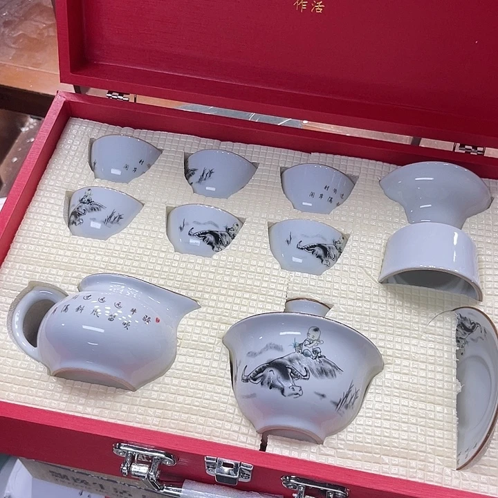 孤品茶具套装等。