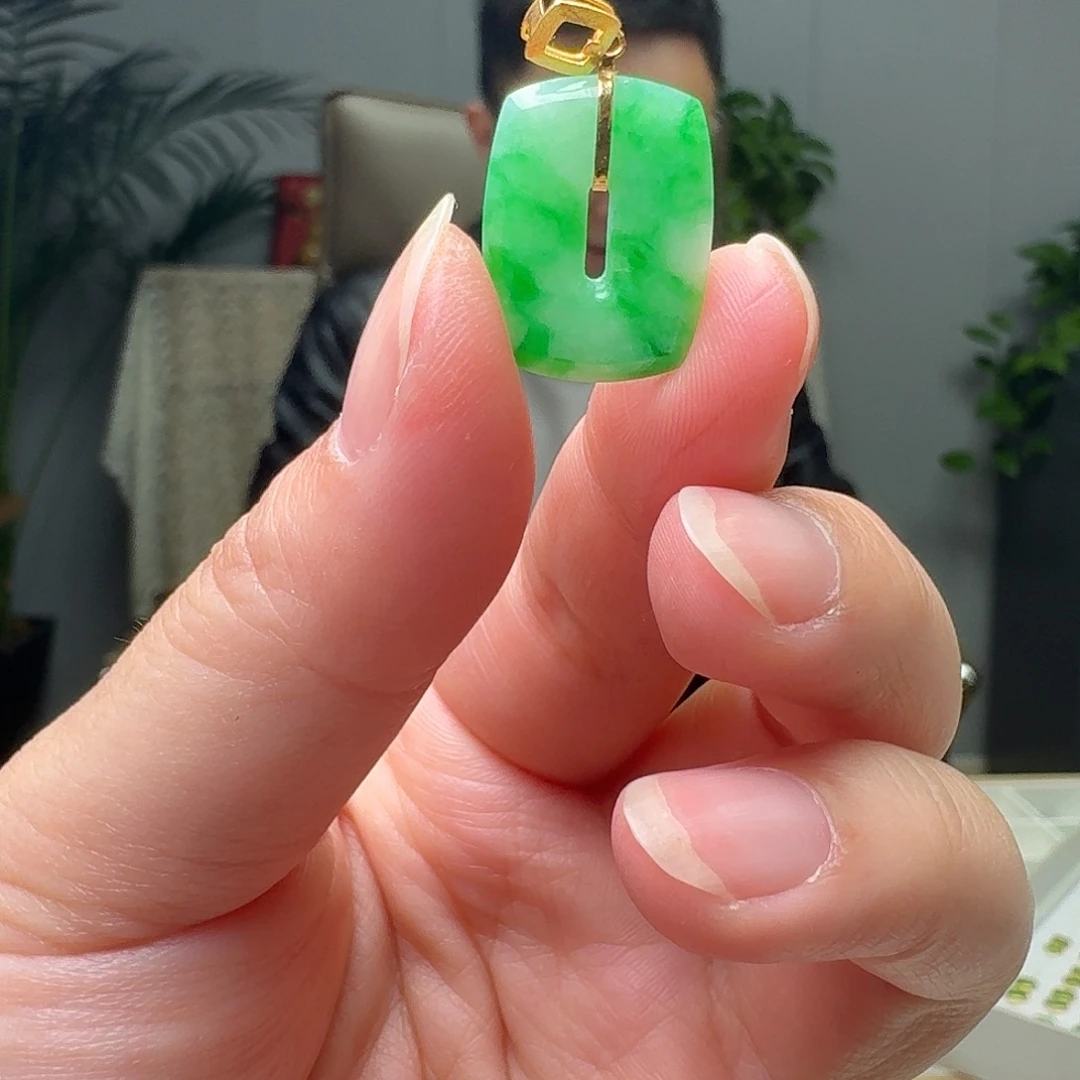 翡翠18K金镶嵌吊坠(不含链)天然