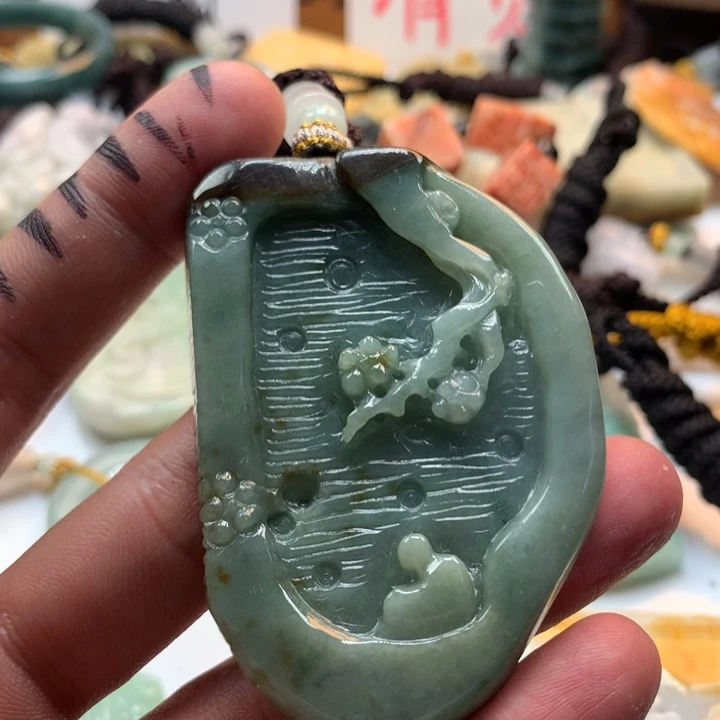 翡翠未镶嵌颈饰保真天然a货翡翠
