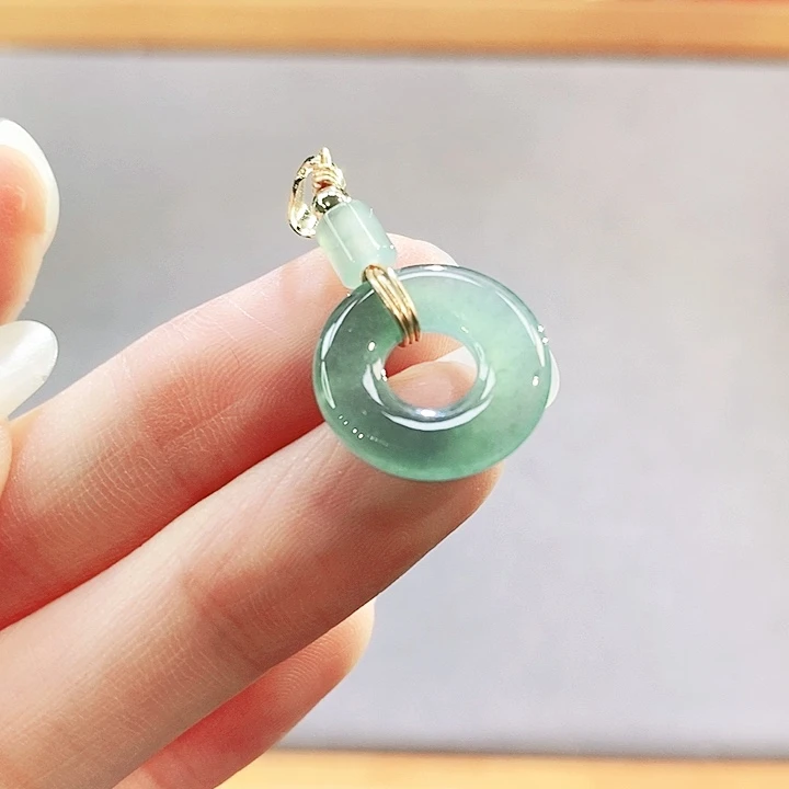 翡翠未镶嵌手镯（圆镯）