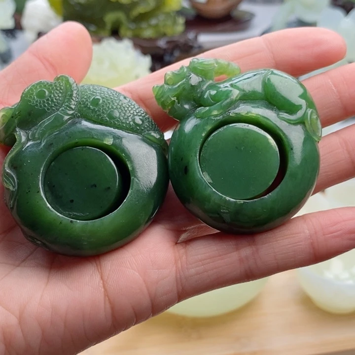 岫玉四大名玉手把件未镶嵌水*记
