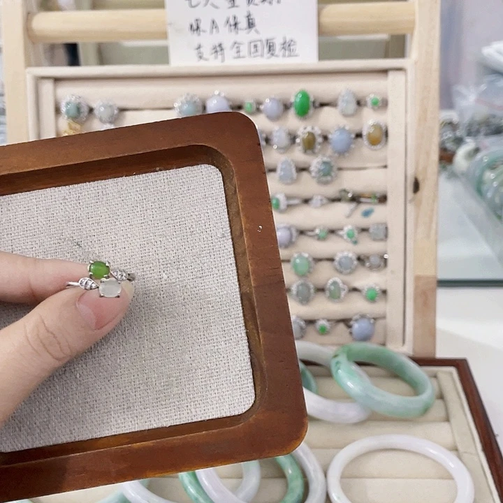 翡翠未镶嵌颈饰天然翡翠Ａ货