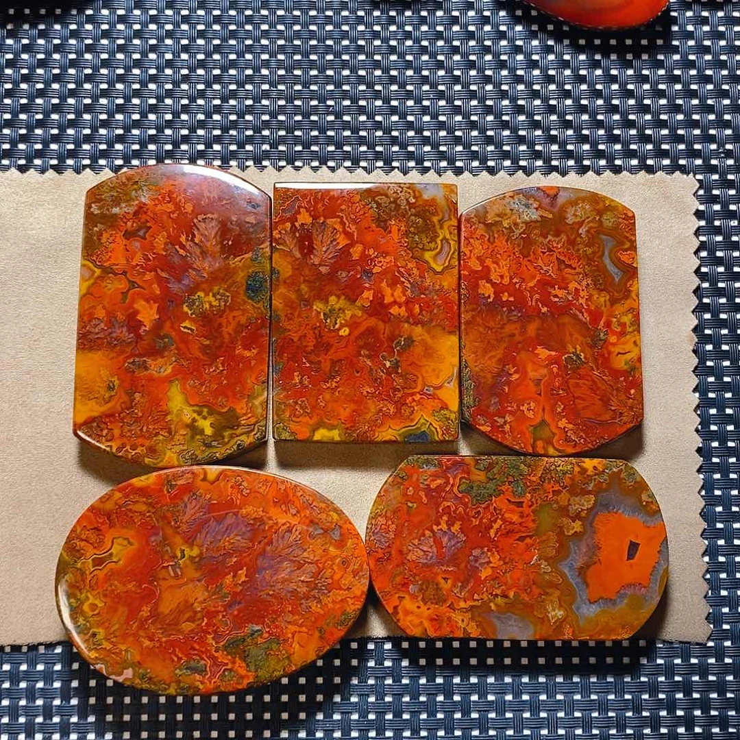 未镶嵌颈饰玛瑙/玉髓一**缘