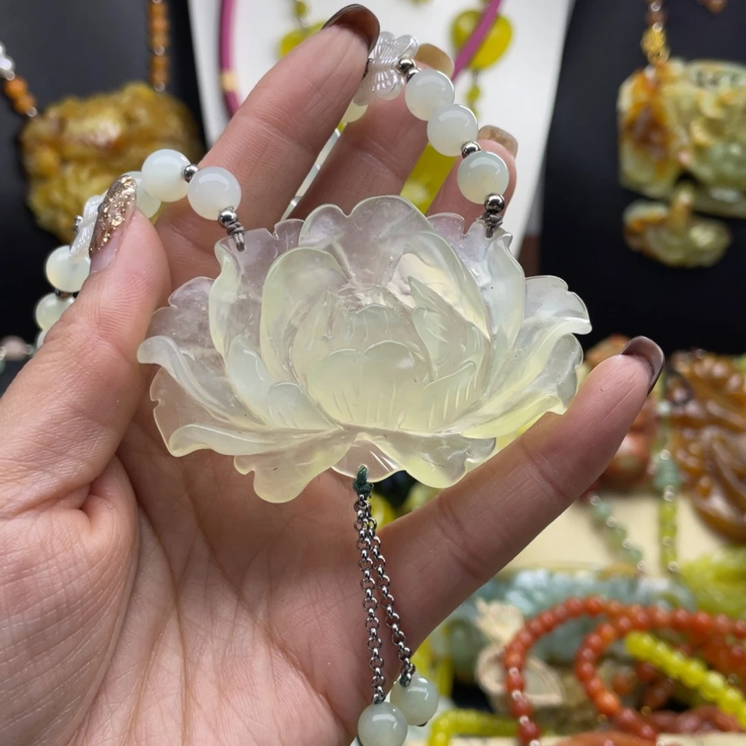 未镶嵌蛇纹石玉颈饰