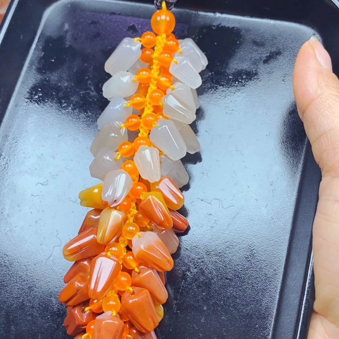 石英质玉（黄龙玉）未镶嵌颈饰