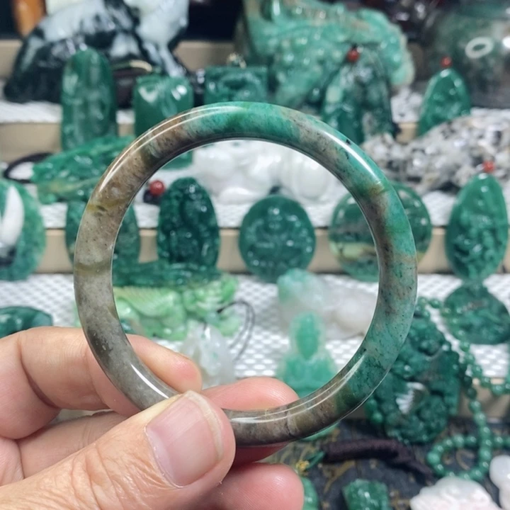 未镶嵌独山玉手镯