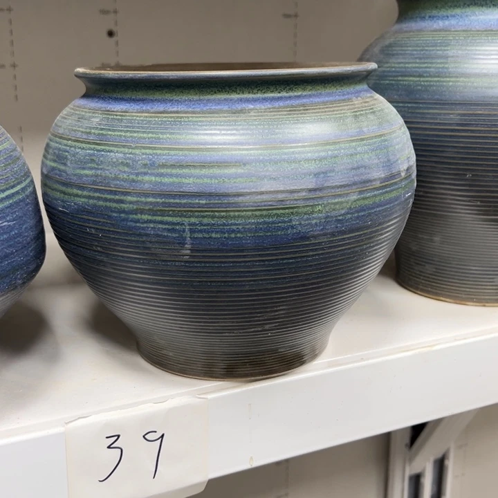 芳***。景德镇陶瓷手工制作