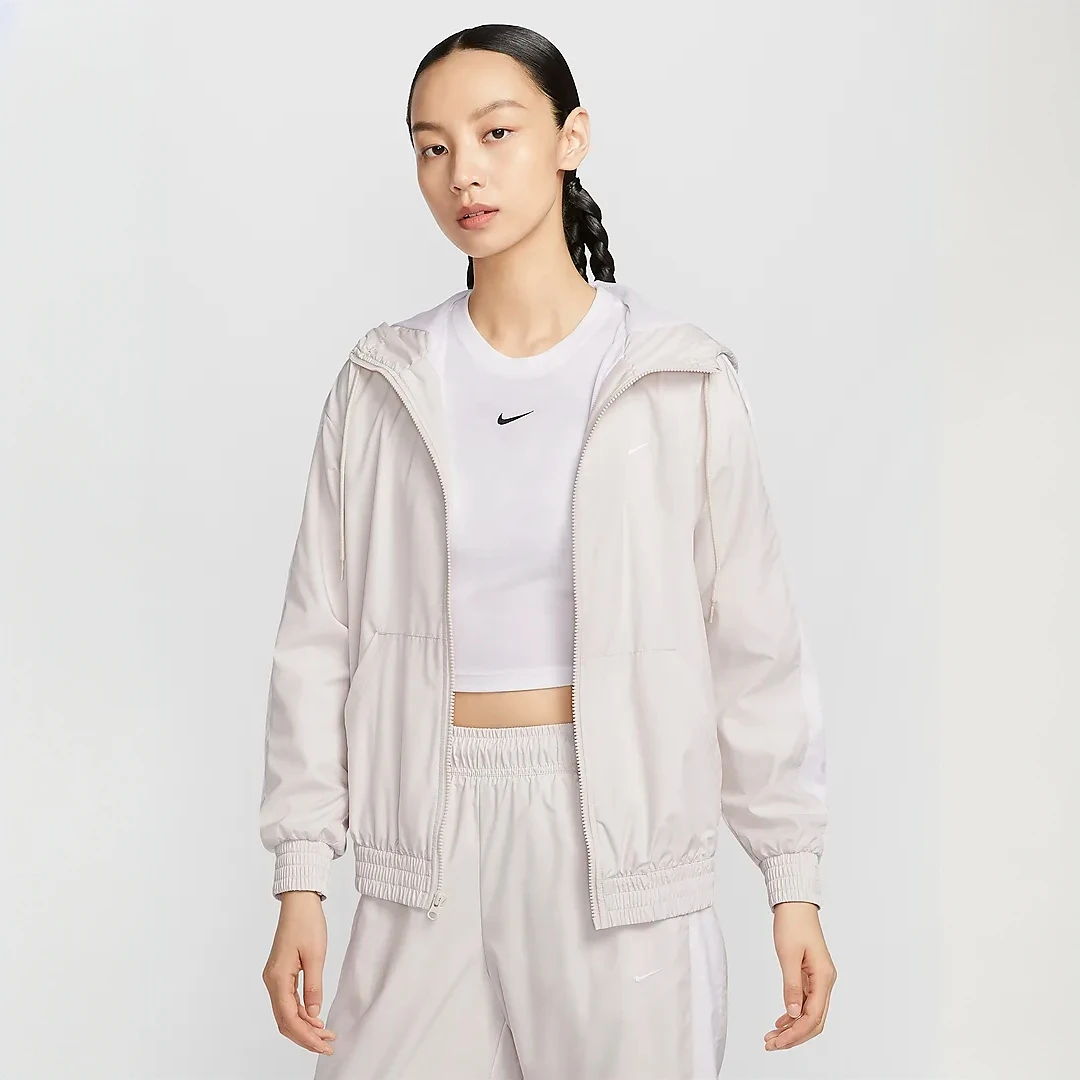 NIKE/耐克女子UPF 40+白色宽松休闲透气连帽夹克防晒衣FV6299104