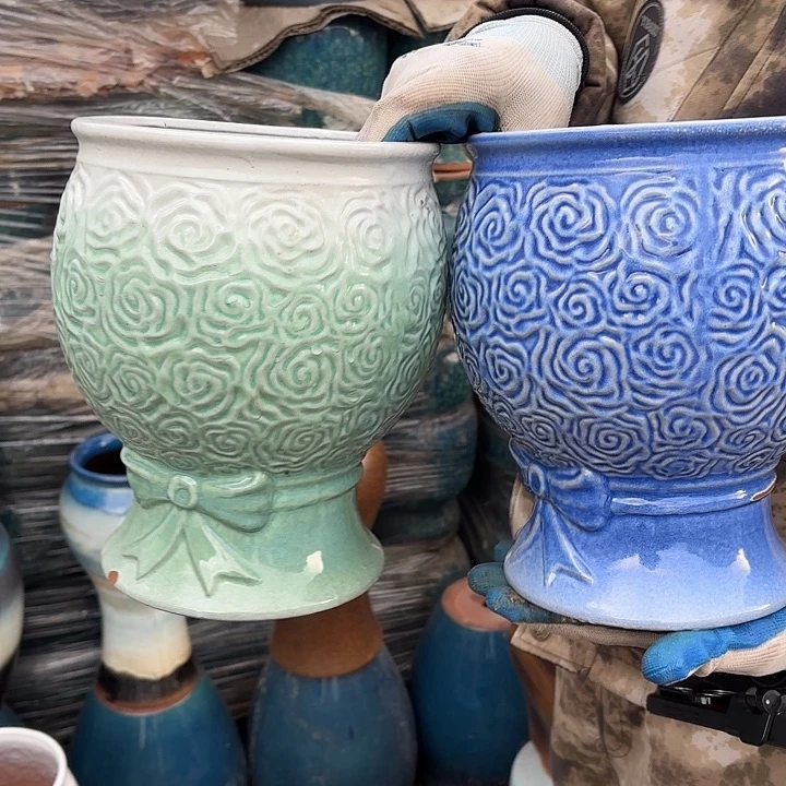 高度24厘米口18厘米