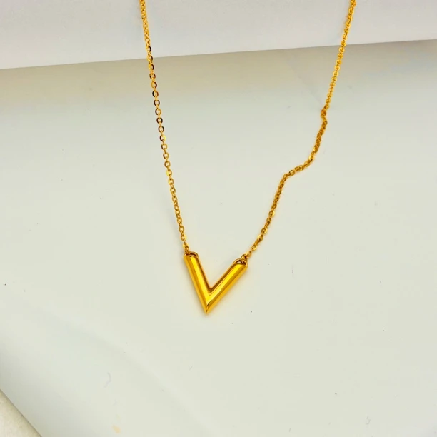 纯万福黄金 足金5G工艺 亮面v字套链吊坠 按克卖
