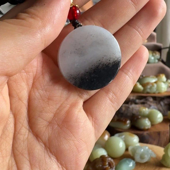 颈饰未镶嵌和田玉（糖玉）