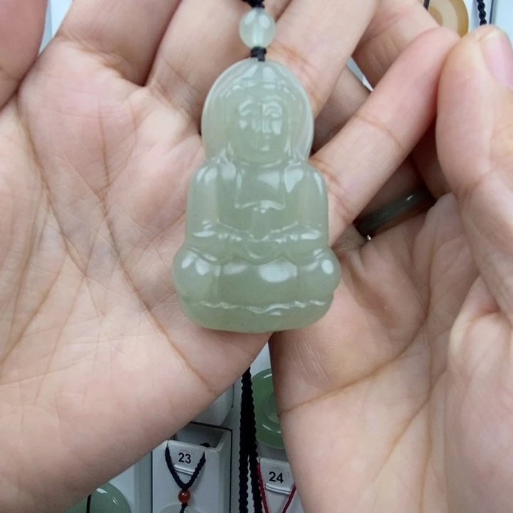 艳***石英质玉未镶嵌颈饰