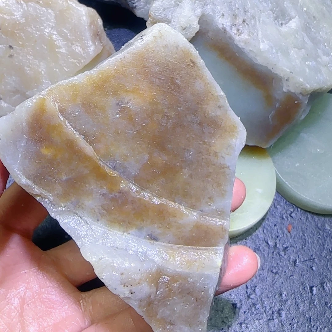 和田玉未镶嵌珠宝半成品