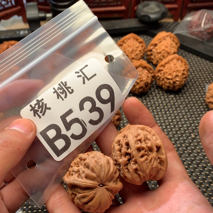 文玩核桃吊坠凤凰台