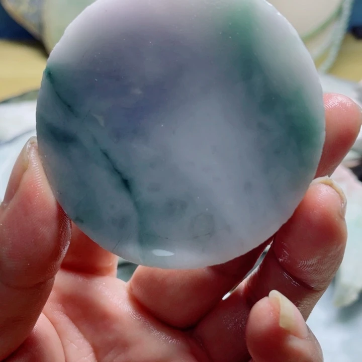 翡翠挂件未镶嵌翡翠