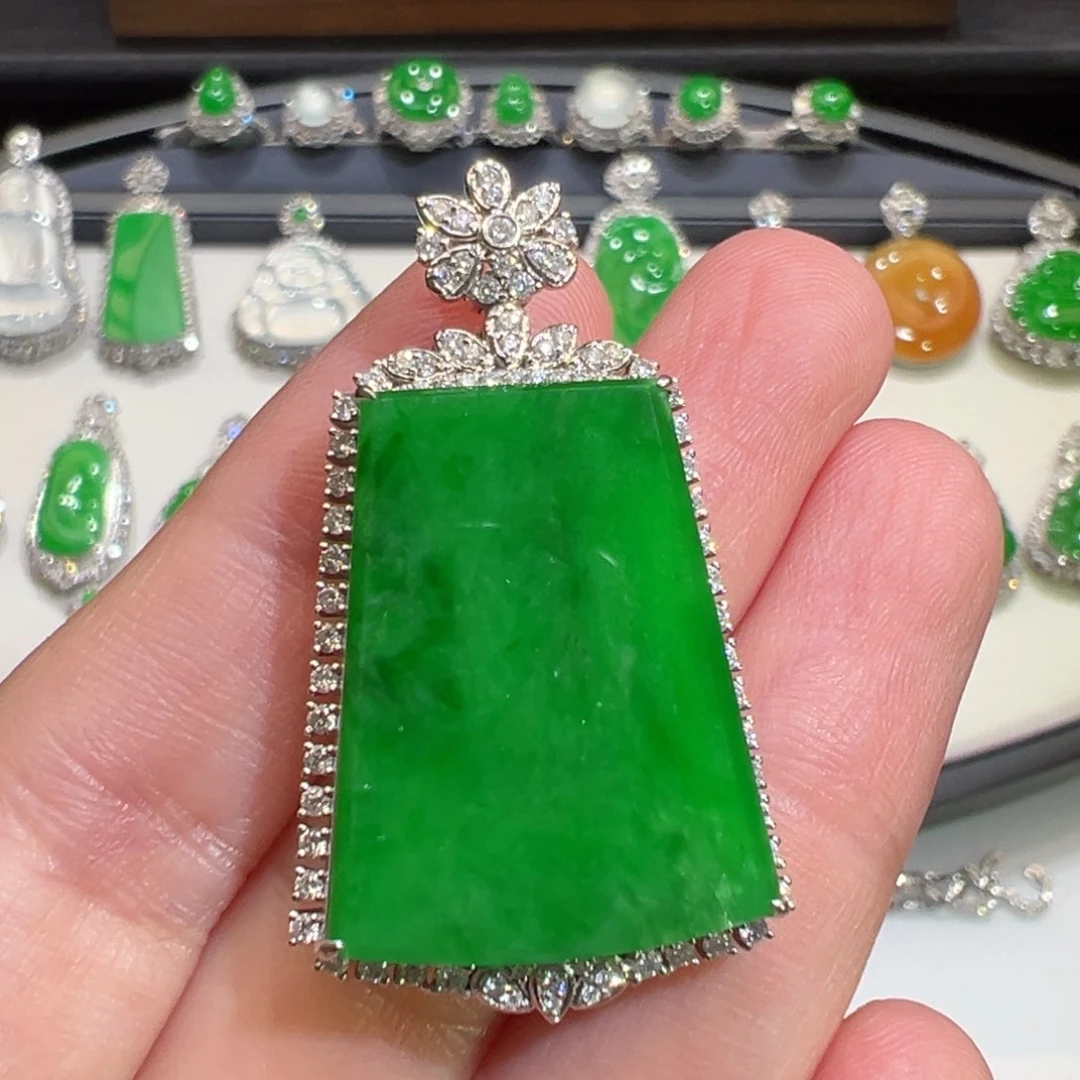 翡翠18K金镶嵌颈饰收到货48小时鉴赏期