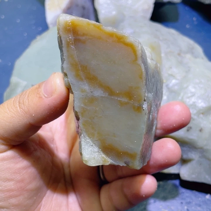 和田玉未镶嵌珠宝半成品