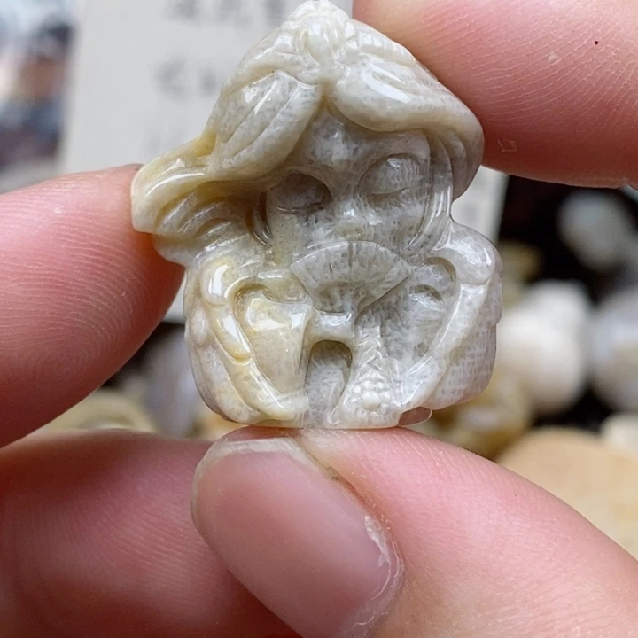 硅化珊瑚（珊瑚玉）未镶嵌颈饰